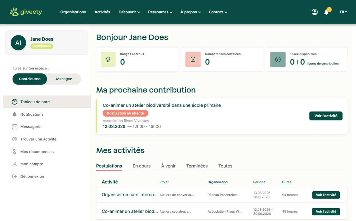 Tableau de bord d’un bénévole : badges obtenus, compétences certifiées, heures de contribution et prochaine activité.