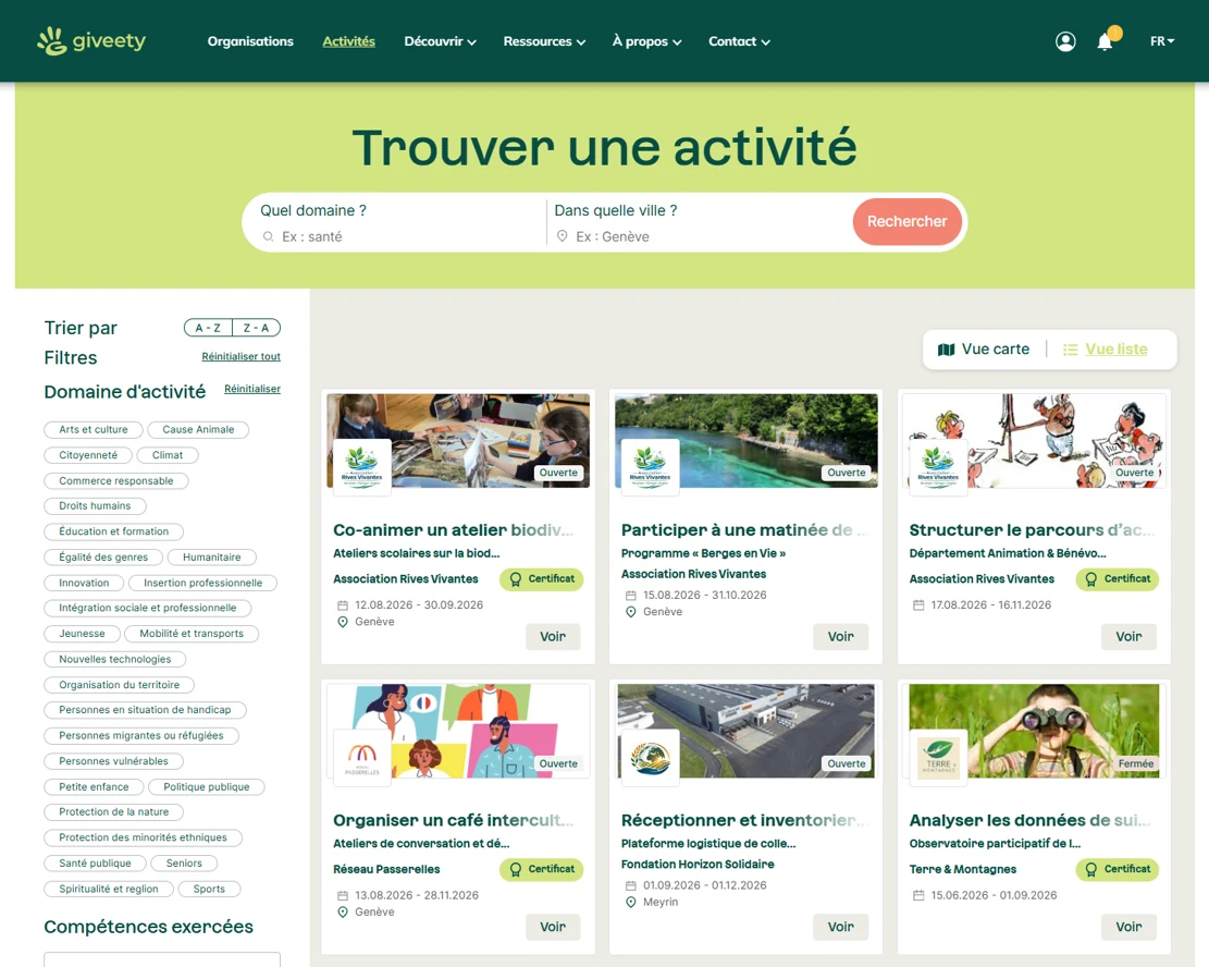 Recherche d’activités par domaine et par ville, avec les annonces des organisations.